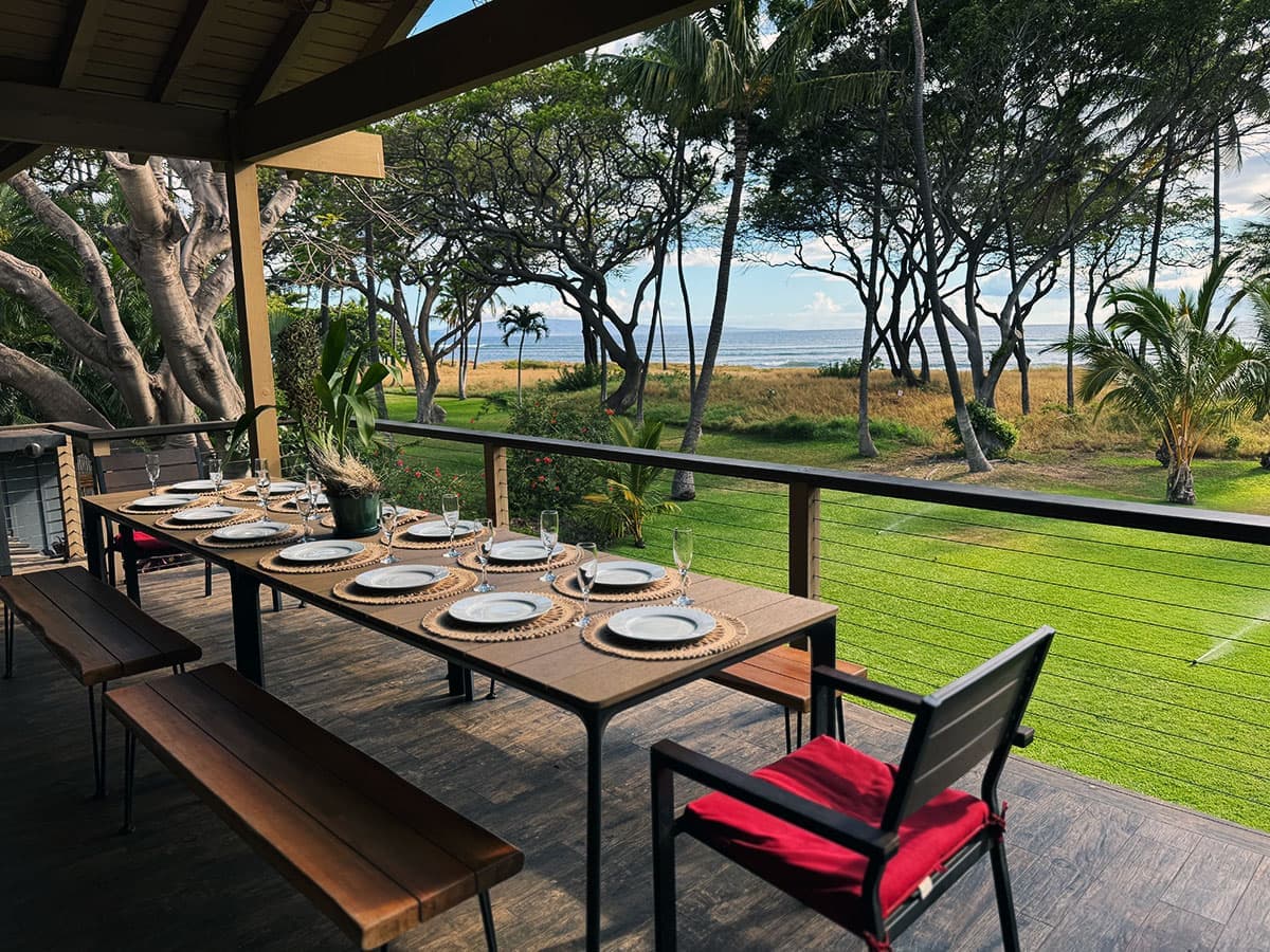 Villa Moana Maui back deck looking out to the ocean